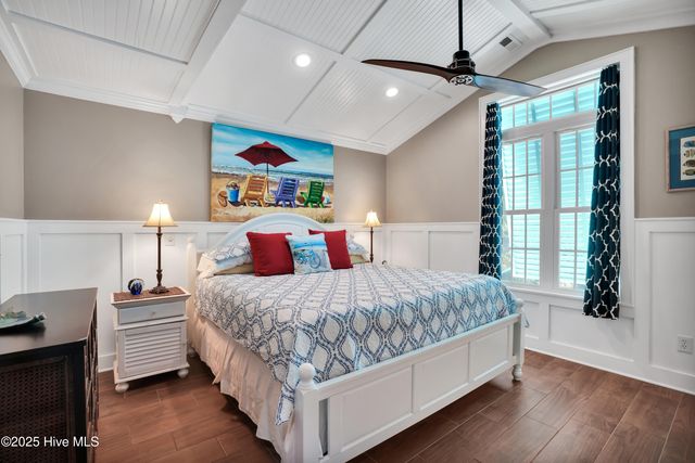 105 SE 37th Street, Oak Island, NC 28465