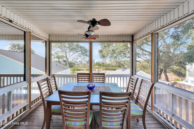 105 SE 37th Street, Oak Island, NC 28465