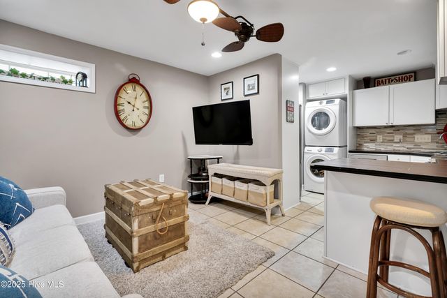 105 SE 37th Street, Oak Island, NC 28465