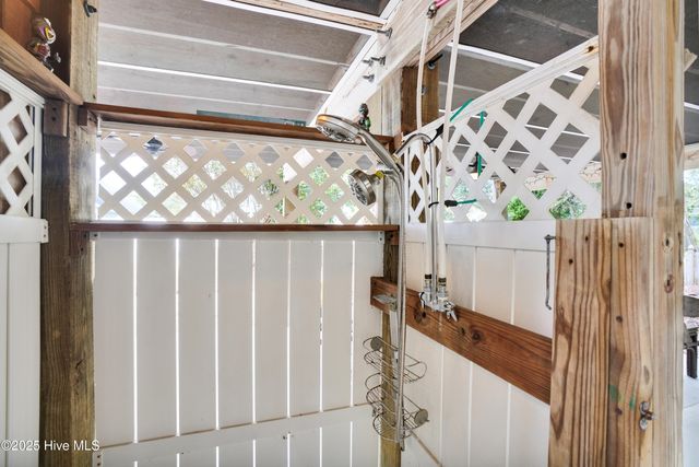 105 SE 37th Street, Oak Island, NC 28465