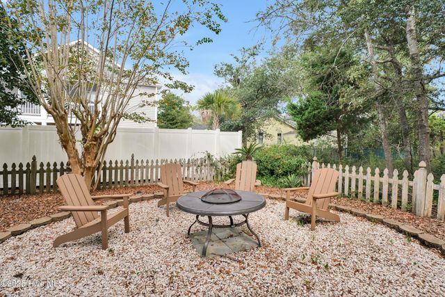 105 SE 37th Street, Oak Island, NC 28465