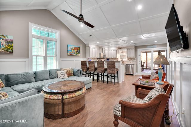 105 SE 37th Street, Oak Island, NC 28465