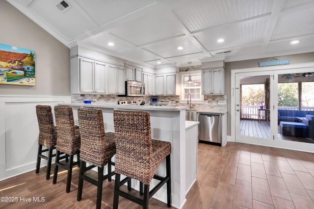 105 SE 37th Street, Oak Island, NC 28465