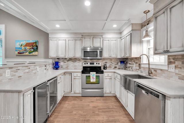 105 SE 37th Street, Oak Island, NC 28465