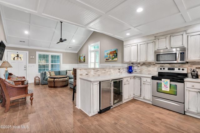 105 SE 37th Street, Oak Island, NC 28465