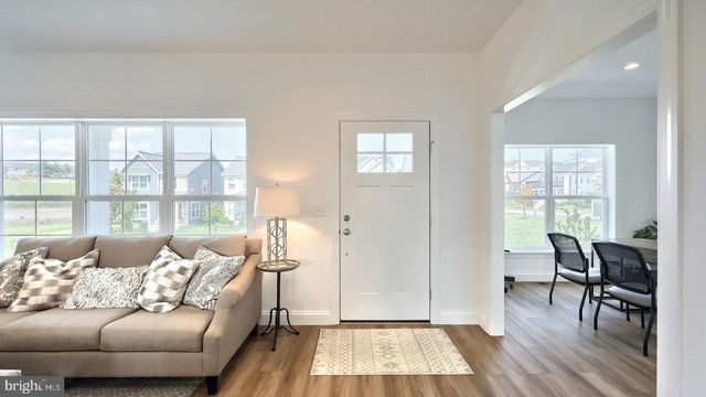 2420 HAWTHORNE DR, Harrisburg, PA 17110