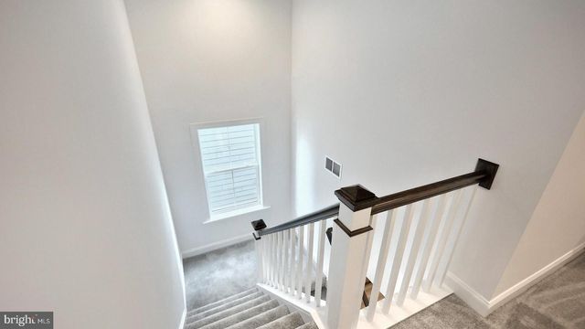 2420 HAWTHORNE DR, Harrisburg, PA 17110