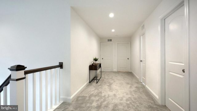2420 HAWTHORNE DR, Harrisburg, PA 17110
