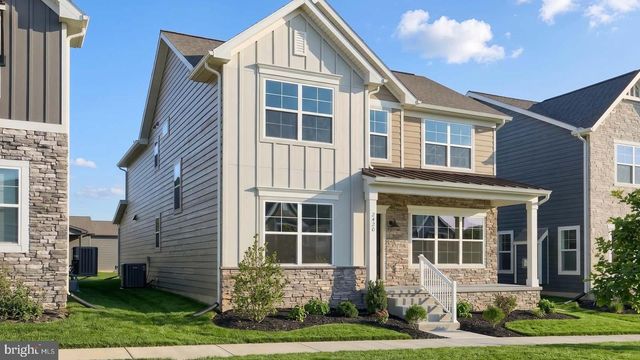 2420 HAWTHORNE DR, Harrisburg, PA 17110
