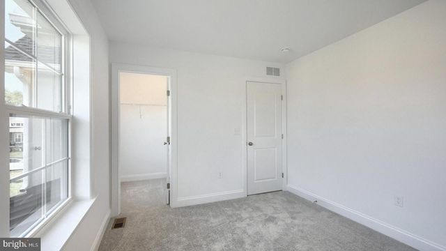 2420 HAWTHORNE DR, Harrisburg, PA 17110