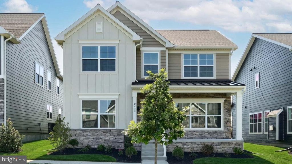 2420 HAWTHORNE DR, Harrisburg, PA 17110