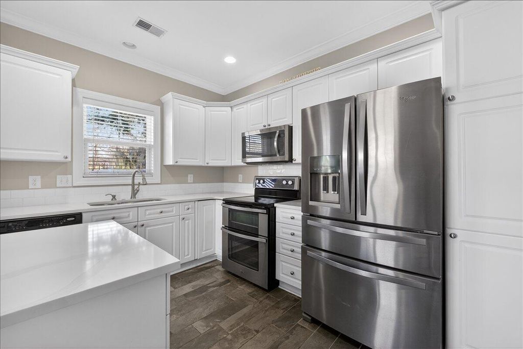 Image 13 of property listing at 4105 Senegal Court, North Charleston, SC 29420