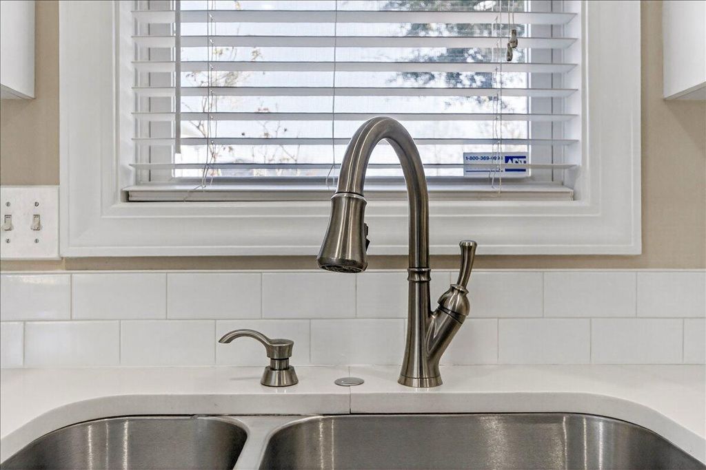 Image 14 of property listing at 4105 Senegal Court, North Charleston, SC 29420