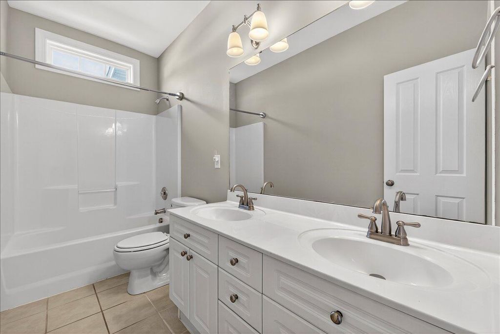 Image 19 of property listing at 4105 Senegal Court, North Charleston, SC 29420