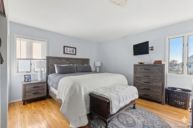 809 Canal Street, Lindenhurst, NY 11757