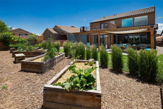 4141 Las Brisas, Santa Fe, NM 87507