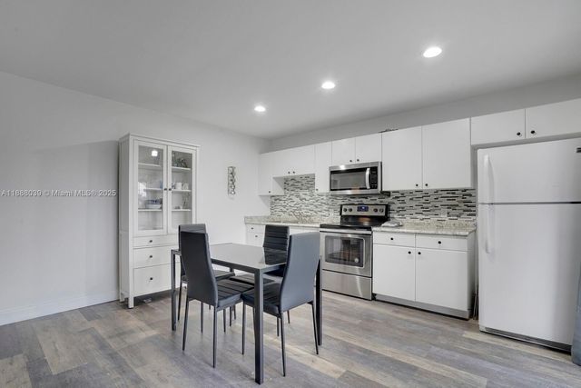 14390 Palm Beach Point Blvd, Wellington, FL 33414