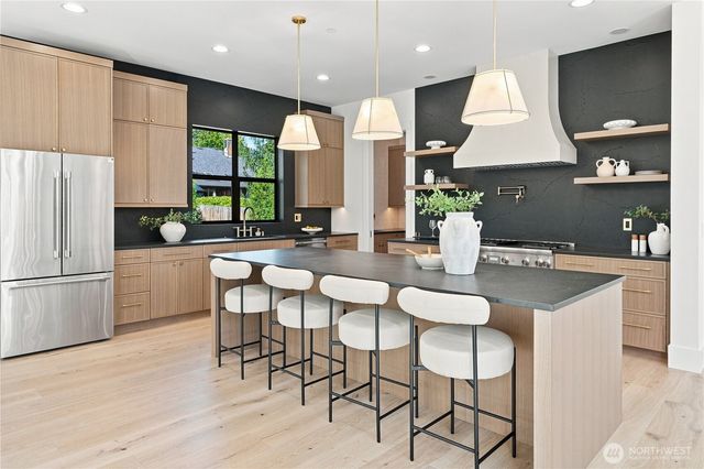 17218 & 17220 NE Woodinville Duvall Road, Woodinville, WA 98072