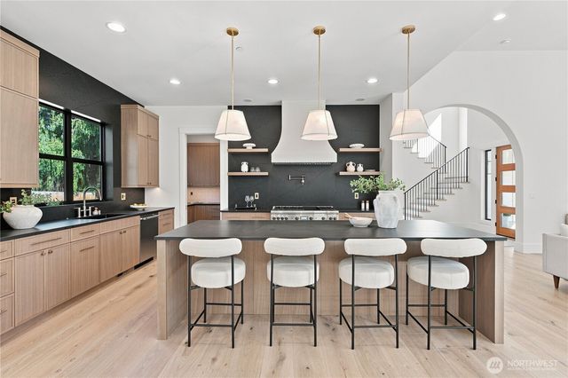 17218 & 17220 NE Woodinville Duvall Road, Woodinville, WA 98072