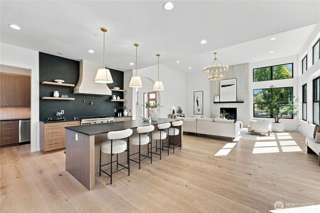 17218 & 17220 NE Woodinville Duvall Road, Woodinville, WA 98072