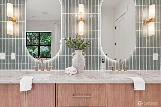 17218 & 17220 NE Woodinville Duvall Road, Woodinville, WA 98072