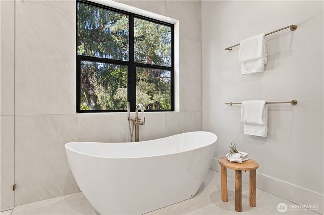 17218 & 17220 NE Woodinville Duvall Road, Woodinville, WA 98072