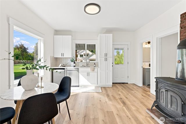 17218 & 17220 NE Woodinville Duvall Road, Woodinville, WA 98072