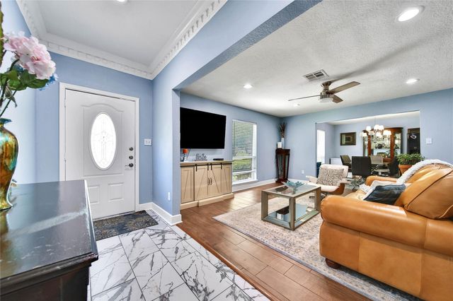 2668 S Woodloch Street, Woodloch, TX 77385