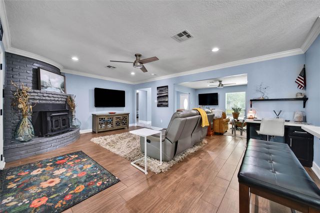 2668 S Woodloch Street, Woodloch, TX 77385