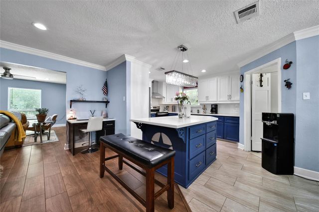 2668 S Woodloch Street, Woodloch, TX 77385
