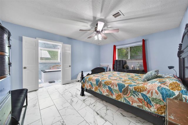 2668 S Woodloch Street, Woodloch, TX 77385
