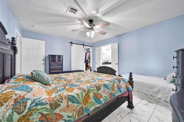 2668 S Woodloch Street, Woodloch, TX 77385