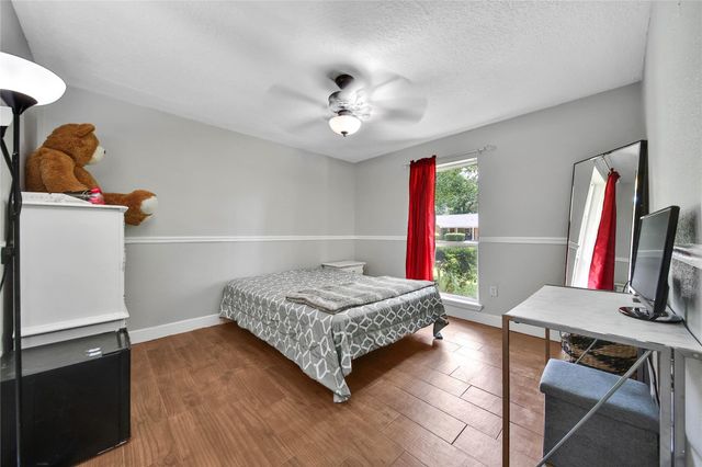 2668 S Woodloch Street, Woodloch, TX 77385
