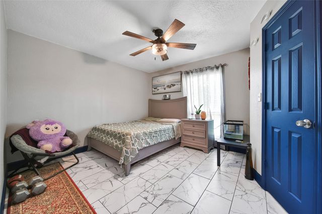 2668 S Woodloch Street, Woodloch, TX 77385