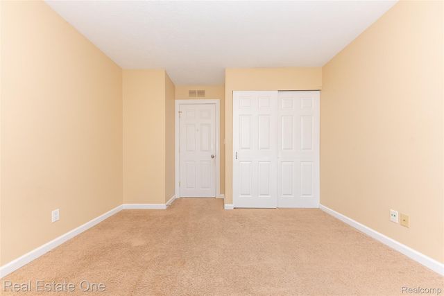 61186 Greenwood Drive 36, South Lyon, MI 48178