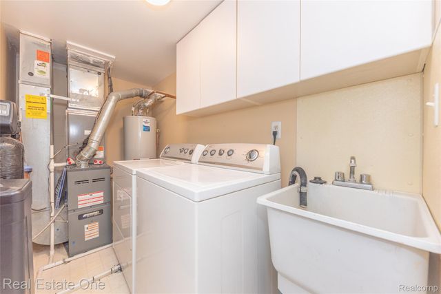 61186 Greenwood Drive 36, South Lyon, MI 48178