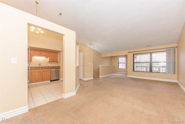 61186 Greenwood Drive 36, South Lyon, MI 48178