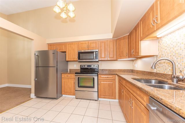 61186 Greenwood Drive 36, South Lyon, MI 48178