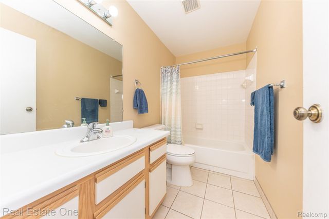 61186 Greenwood Drive 36, South Lyon, MI 48178