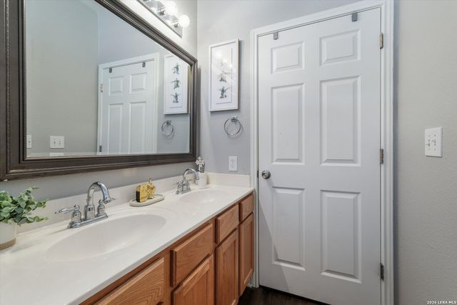 6719 Dragon CRK, San Antonio, TX 78242