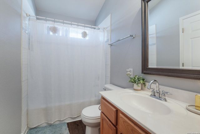 6719 Dragon CRK, San Antonio, TX 78242