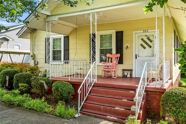 304 S 6th Street, Easley, SC 29640