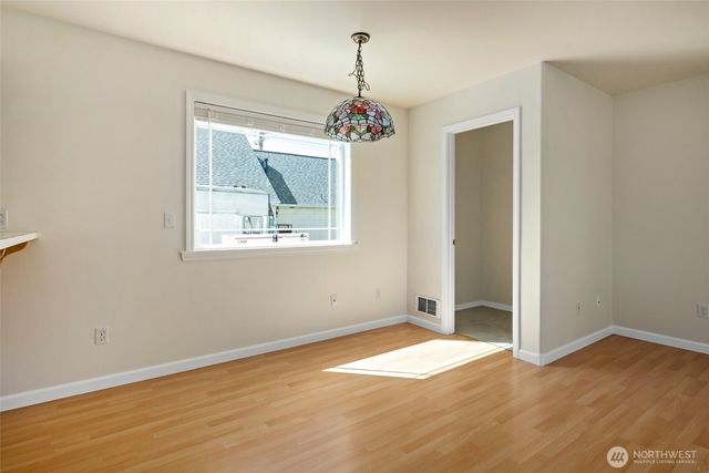 45 N Oak Harbor Street, Oak Harbor, WA 98277