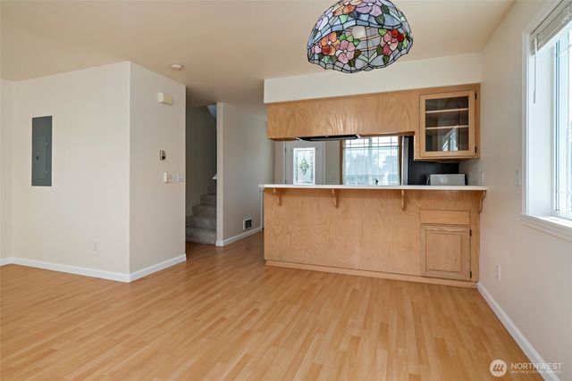 45 N Oak Harbor Street, Oak Harbor, WA 98277