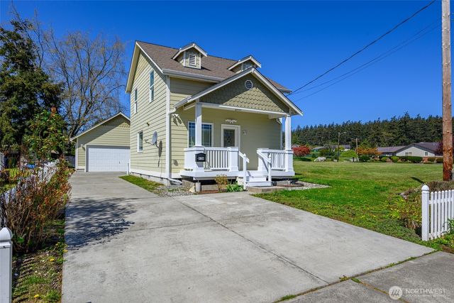 45 N Oak Harbor Street, Oak Harbor, WA 98277