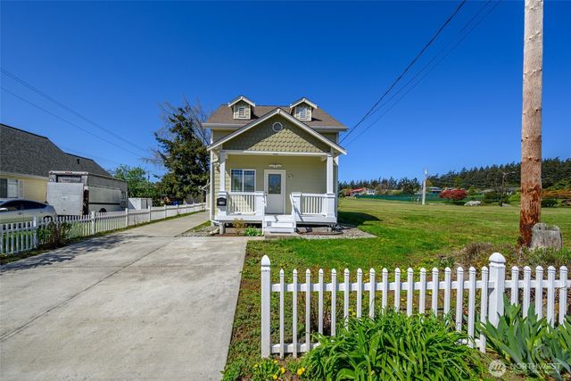 45 N Oak Harbor Street, Oak Harbor, WA 98277