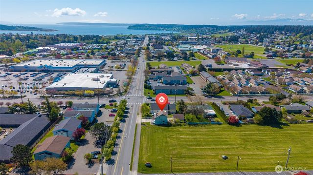 45 N Oak Harbor Street, Oak Harbor, WA 98277