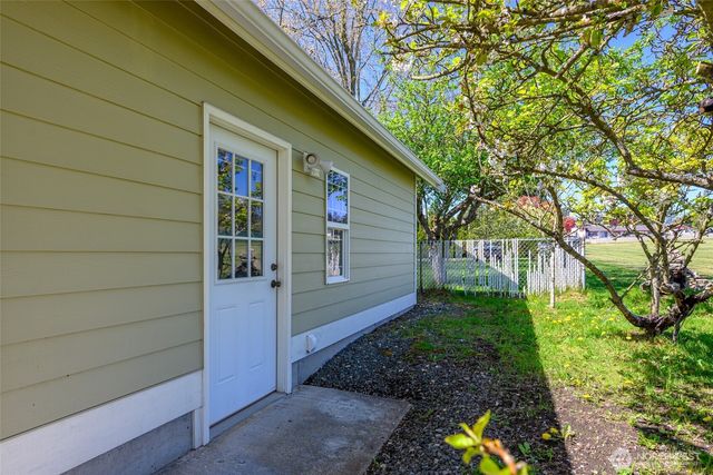 45 N Oak Harbor Street, Oak Harbor, WA 98277