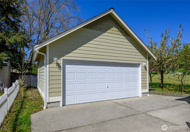 45 N Oak Harbor Street, Oak Harbor, WA 98277