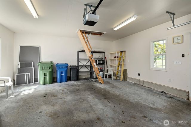 45 N Oak Harbor Street, Oak Harbor, WA 98277